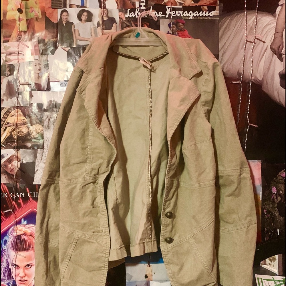 beinge jacket , very heavy but keeps you warm , size extra large - xx large
